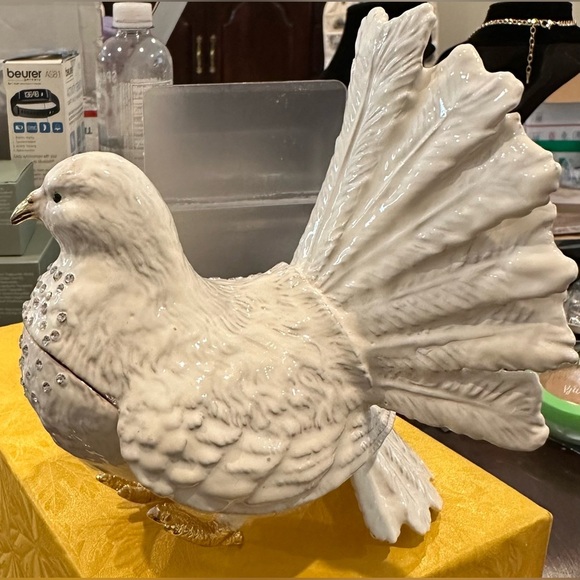 Stunning White Dove Trinket Holder White Enamel & Silver Crystals Gold Trim NIB - Picture 4 of 7